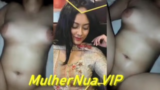 Safadinha dando a xana para o namorado e gemendo muito